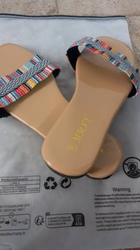 سليبر نسائي • توصيل