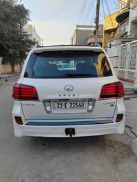 لكزز LX570 • ٢٠١١ • ماشية ١٦٠
