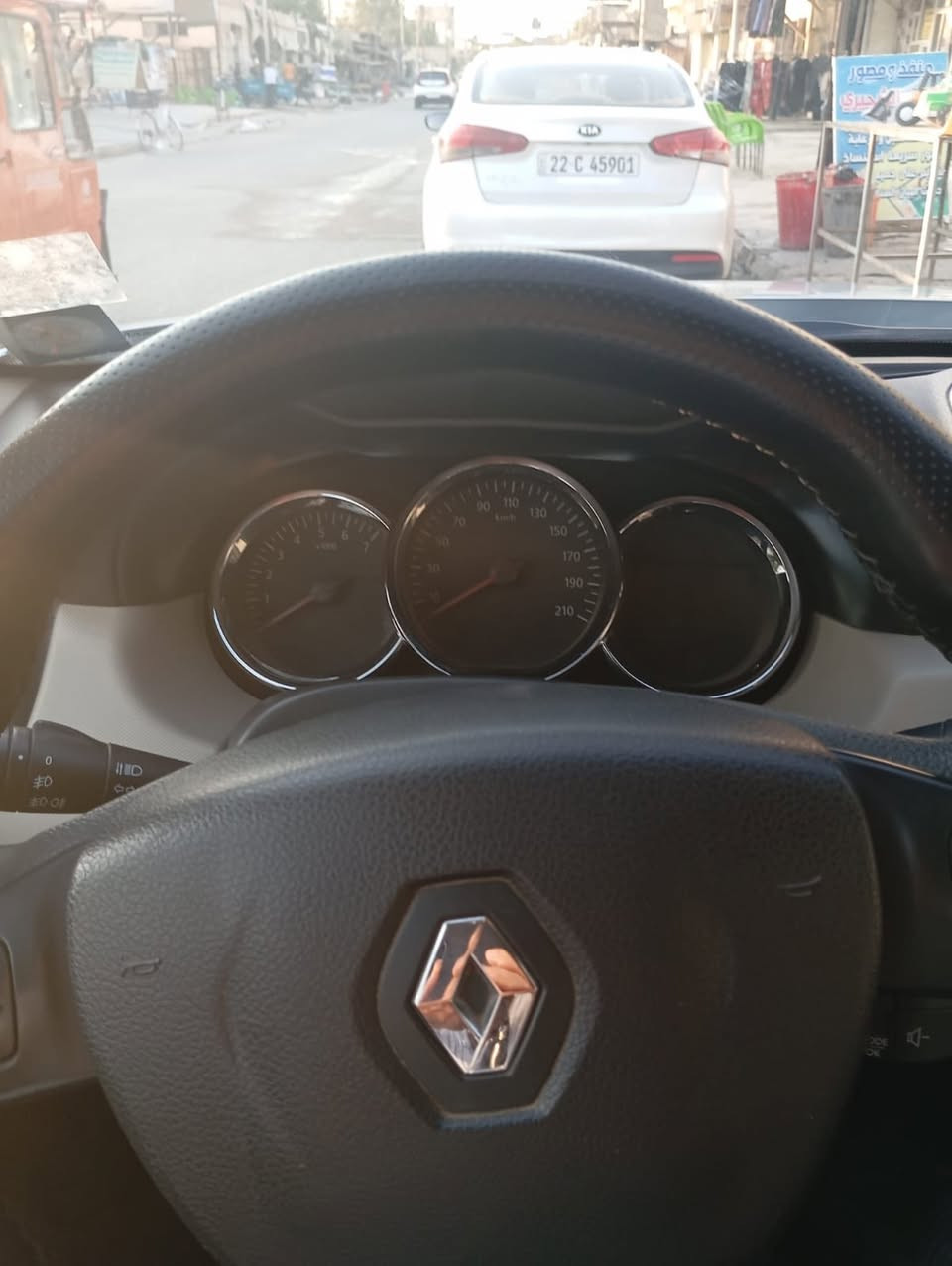 السلام عليكم
رينو داستر 2018 استلام شركة محرك 2000

حرة رقم بابل انكليزي بأسمي شخصيا 

السيارة كفالة عامة 

بيها بارد قليل فقط بل دواير الخلفية 

السيارة جاهز وجديدة ماناقصها اي شي 

بأسمي شخصيا مكان السيارة بابل المحاويل 

السعر 87 وبيها مجال حك الجية 

للاستفسار الاتصال ***********
