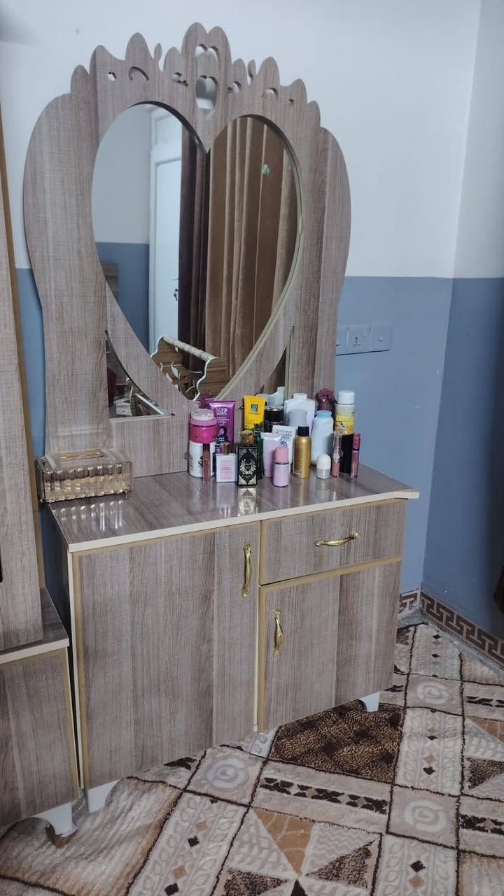 السعر ١٥٠ بدون دوشك ويادوشك ١٧٠ كلش نضيفات ودوشك هم جديد كركوك قادسيه ***********
