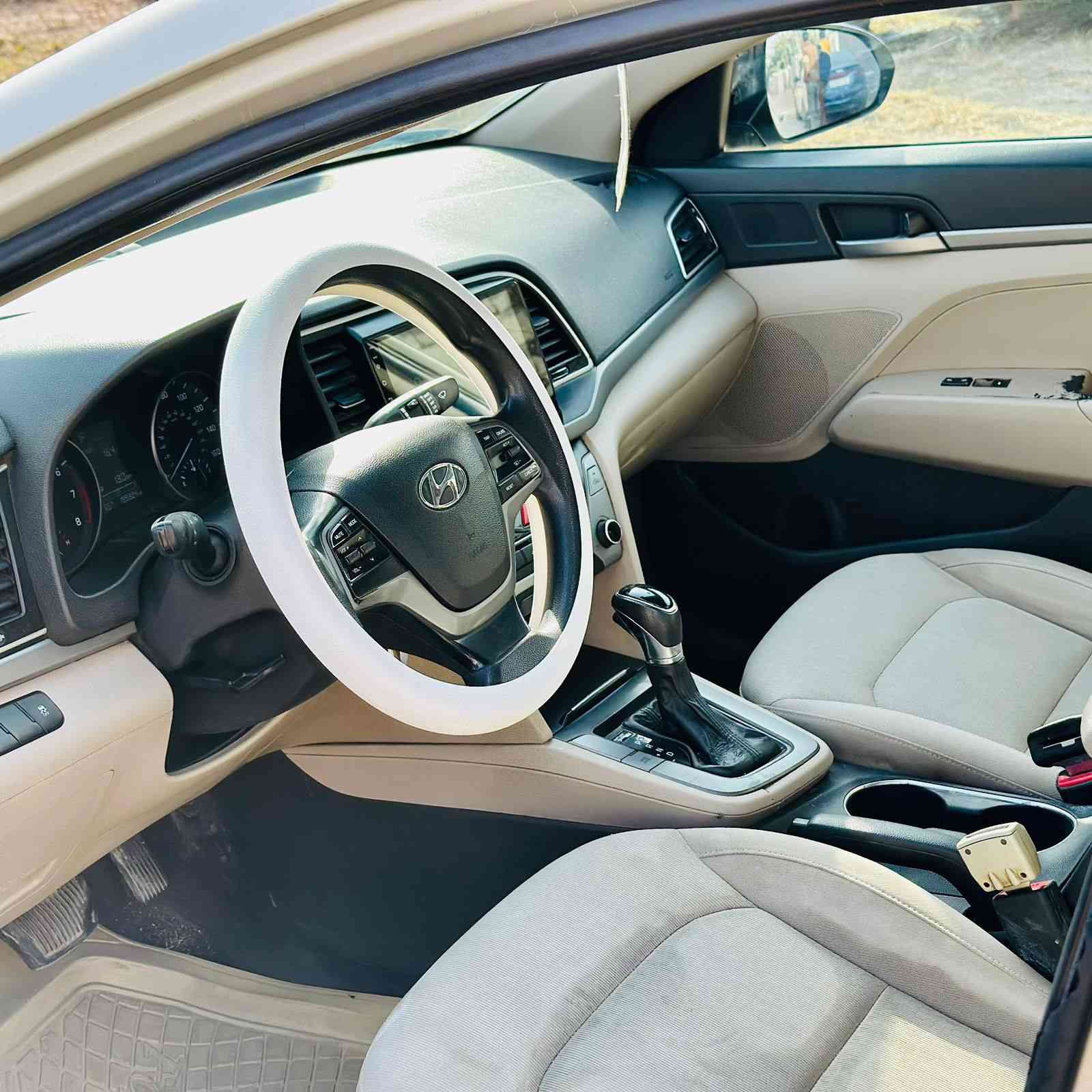 من رخصت الادمن المحترم
السلام عليكم النترا 2017 رقم كربلاء دولي بأسمي اني شخصيا سنويه لـ30 مصفره غرامات تحويل ثاني يوم مكينه 2000 دوش وكير AT مكفولات وضع شركه تبريد تدفئه مكفول تخم تاير جديد حداديه اماميه خلفيه قبل 15 يوم شديتهن سياره حادثها جنطه وشبر بالحوض شواصي ولغود وتكم وضع الشركه بيها كلير بنيد السياره احلى من الصور مواصفات :
مثبت سرعة 
كامره HD
شاشه كار بلي 
تحكمات ستيرن 
3 انظمه قياده 
وبعد هواي مواصفات معروفه 
سياره ماشيه قليل 
مكاني بابل السعر 110 وبيها مجال قليل للشراي فقط 
***********
