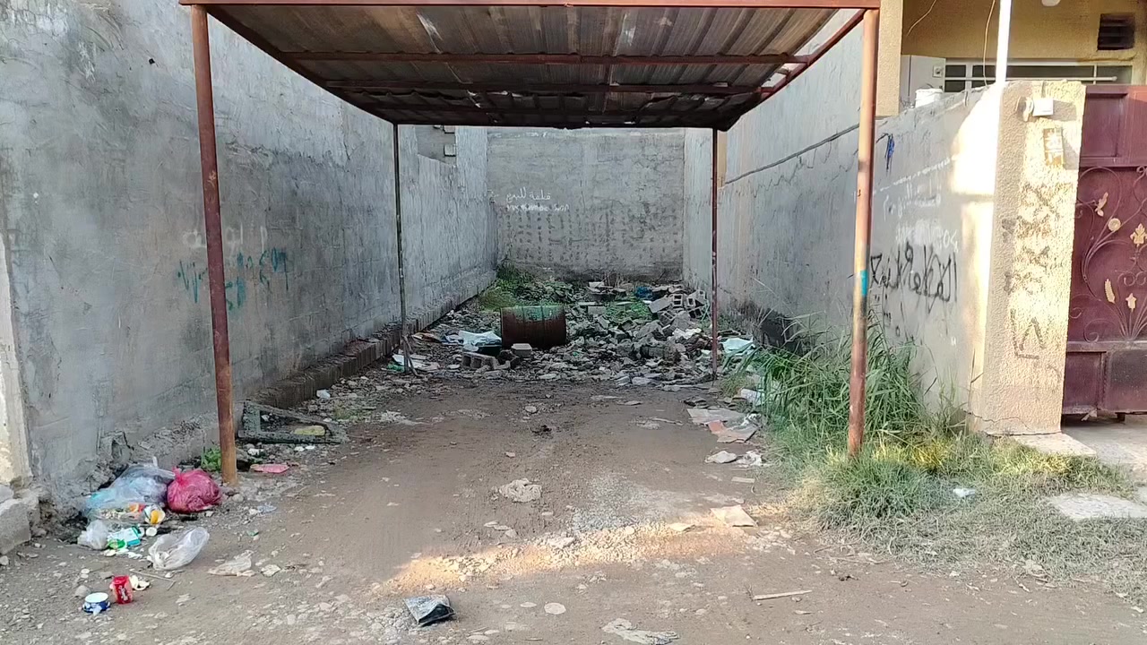 السلام عليكم قطعة ارض للبيع المساحة 90 م الموقع 7نيسان خلف مدرسة الاحنف قريبة عالمدرسة للتواصل واتساب اتصال ***********
