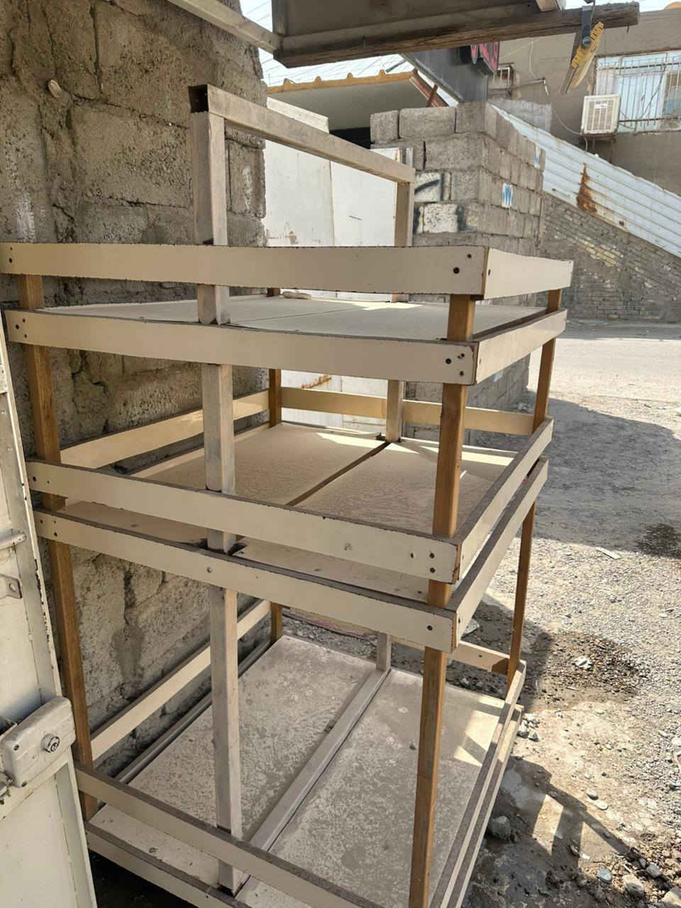 السلام عليكم رفوف خشب عدد ٢ للبيع السعر ٨٥ الف مكاني الدوره الميكانيك رقم ***********
