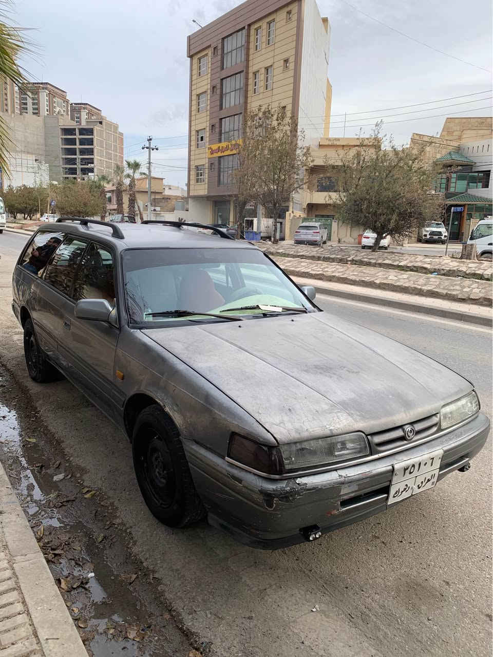 مازدا ستيشن ٦٢٦ مؤديل ١٩٩٣ گير عادى جام كاره با مه كينه هه شت و به خ گير و مه كينه به شه رت مالى دؤسته برانه و ته حويل به شه رت داخلى زؤر پاك ماوه ته وه ژماره ى مؤبايل. 

*********** أربيل, العراق
