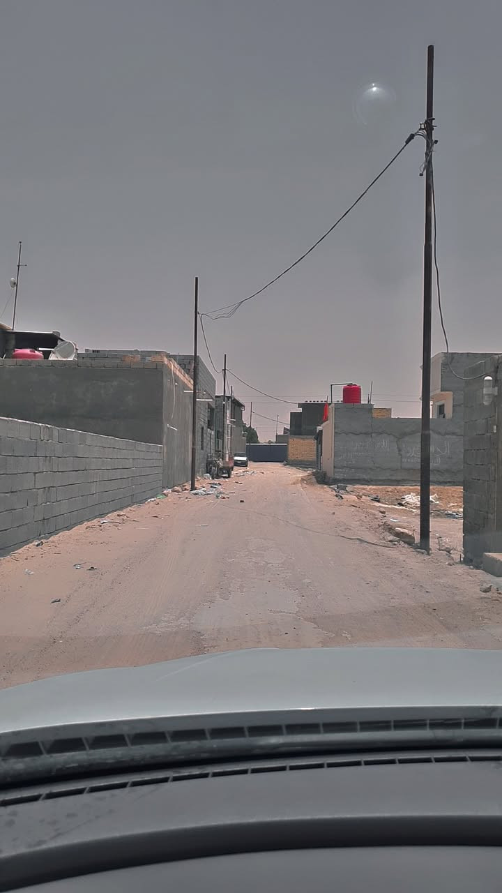 السلام عليكم ،،يتوفر لدينا 
 قطع اراضي للبيع بكافه المساحات العنوان شط العرب.  
    الجزيره باب الهوا 
تتوفر المساحات من
100 متر إلى  
دونم ،، ونص دونم ، وربع دونم متوفرات ايضاً 
بكافه الخدمات. ماء+ كهرباء+ تبليط + شارع 12متر + مدارس علا شارعين رئيسيات ويتوفر (3)بسأتين مزروعة ومسيجه المساحات تبدأ من  ١٤٠٠ م ٢٩٠٠ م  ٢٤٠٠م علمآ الطابو يتحول بسم المشتري مباشرتآ لكل دونم💯 
طابو صرف زراعي سند 25 بأسم عراقي ✅ تبعد عن الشارع العام مال باب الهوى ١٥٠ متر  علمآ بدون دلاليه المكاتبه ويه صاحب الأرض مباشرتآ 
للاستفسار📞 ***********
