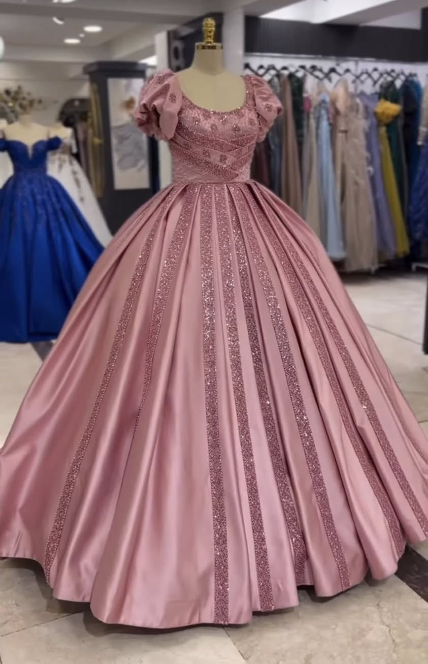 فساتين للبيع مع بدلة حنه فري سايز
بدلة حنه فري سايز ب٧٥ وبي مجال بسيط
الفستان الاحمر القصير مشغول كيبور قياس ٣٦ 
الفستان الاحمر القصير الثاني قياس ٣٨ 
الفستان الماروني قياس ٣٨
الفستان الفضي قياس m
الفستان الذهبي الطويل قياس L
الفستان الذهبي الطويل قياس L
الفستان الرصاصي القصير قياس ٣٨ 
الفستان الوردي قماش مطاط والاحمر الطويل والاسود قماش ستن ثقيل قياس ٤٠ 
سعر الفستان الواحد ٢٥  عدى الرصاصي ١٠ 
متوفر خدمة توصيل ايضا


**إذا كنت صاحب هذا الإعلان وتريد حذفه لأي سبب، رجاءا أرسل رسالة إلى الدعم الفني**