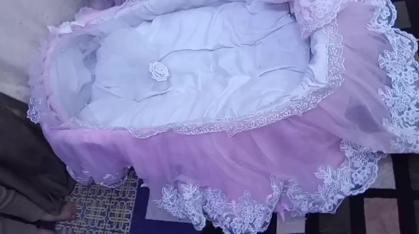 السلام عليكم
سرير سعره 50
وكريكوت والمهد 
اثنينهم ب30


**إذا كنت صاحب هذا الإعلان وتريد حذفه لأي سبب، رجاءا أرسل رسالة إلى الدعم الفني**