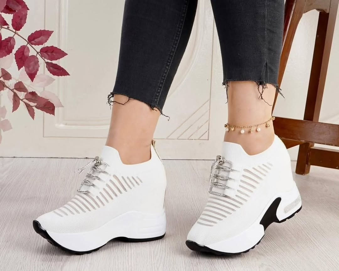 ✨ سبورة تريكو بكعب داخلي 9 سم ✨
متوفرة بثلاثة ألوان: أبيض، بيجي، أسود
Size 36 37 38 39 40 41
📩 للحجز مراسلة الصفحة أو الواتساب *********** 
🚚 يوجد خدمة توصيل لجميع المحافظات.
