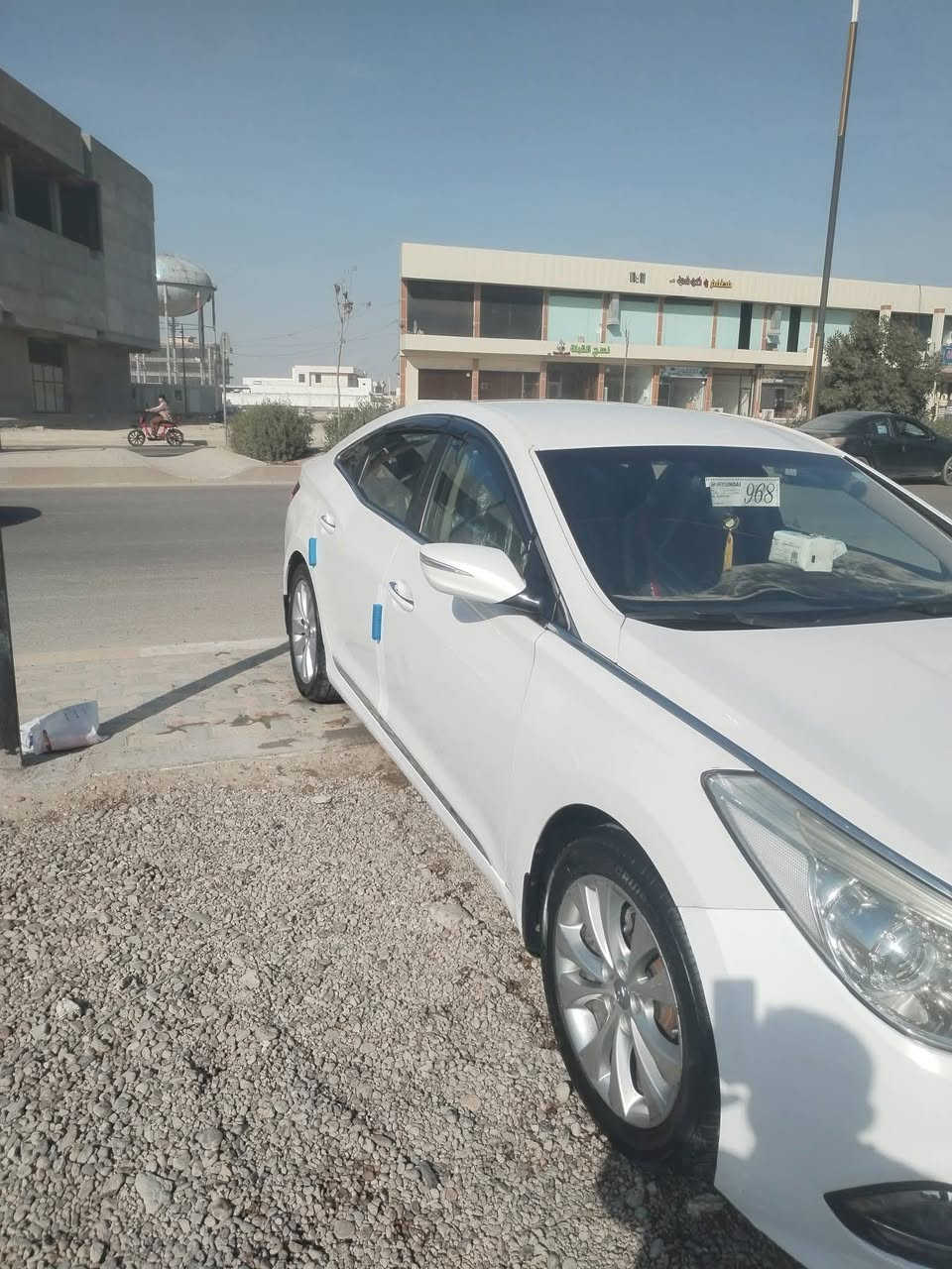 السلام عليكم للبيع او المراوس ازيرا موديل ٢٠١٤ وارد خليجي لون صدفي محرك ٣٠٠٠  مواصفات نص فول داخل لونين تحكم استيرن  تدفئه وتبريد قطعتين برده خلفيه بردات جانبيه مري اشاير ترحيب مري شفط تدفئه كشنات وبيها بعد مواصفات دواخل شركه صدر امامي خلفي جديد تخم تاير جديد سياره جاهزه ان شاء الله صبغ قطعه واحده السعر118  مكان السياره الانبار فلوجه الاتصال على الأرقام ***********  ***********
