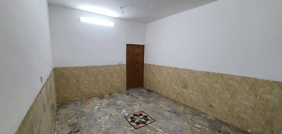 السلام عليكم
دار للبيع  
مساحه ٤٨ متر طابو زراعي
 سند ٢٥  تحويل مباشر
 يحتوي على استقبال  مطبخ خدمات ومنور 
الطابق الثاني غرفتين نوم 
 العنوان سبع ابكار مقابيل مركز شرطه الصليخ 
للاستفسار *********** ابو مصطفى
