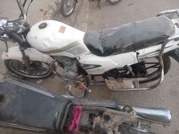 لبيع جنى موديل 2009 أوراق كامل لا صرف لا تبخير سعر 200 وبي مجال تاير جديد ويل جديد عنوان خانقين ملك شاء *********** تحياتي للجميع
