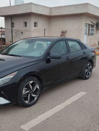 النترا 2023 وارد امريكي السياره بأسمي  ماشيه 60 الف بجم كبس حادثها حاد...