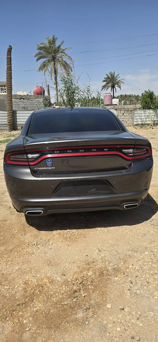 🔹 النوع والفئة: 
دودج جارجر SXT
🔹 الموديل: 2023
🔹 الممشى: [28 الف
🔹 اللون الخارجي: [بالصوره 
🔹 الغرفه  مدوشمه
⚙️ أبرز المواصفات:• المحرك: 6 سلندر سعة 3.6 لتر بقوة جبارة واقتصادية• ناقل الحركة: أوتوماتيكي  8 سرعات
• التشغيل: بصمة + تشغيل عن بعد• 
الشاشة: نظام ترفيهي حديث يدعم الاتصال الذكي• الأمان والراحة: 
كاميرا خلفية، حساسات،
 ومثبت سرعة•
 المظهر الخارجي: إضاءة LED، 
رنجات رياضية مميزة📝
 حالة السيارة:• الضرر/ جاملغ وبنيد شواصي سليمه 
موقع السيارة بابل سده الهنديه:
💰 السعر: [ ٢٢٩وبيهة مجال قابل للتفاوض]
📞 للتواصل والاستفسار:[*********** ]
