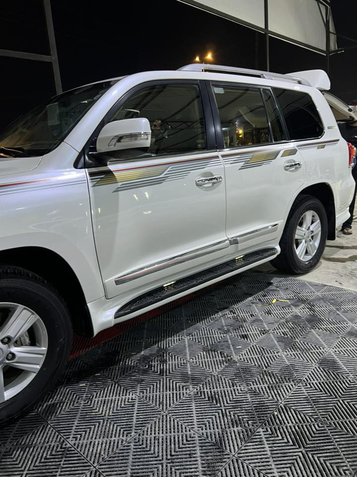 سلام عليكم ‼️‼️❗️
لاندكروز  2014  /GX.R 

📍مكفوله كفاله عامه بدون اي صبغ او تعديل او فتح بدون رمل
فول مواصفات ‼️
* فتحة سقف 
* حساسات امامي / خلفي 
* كامره خلفيه
* كشنات جلد 
* كشن سائق كهرباء ٣ دكم 
* منظومة زنون كامله عالي / ناصي / كشاف 
* تحكم ستيرن 
 باقي المواصفات المعروفه ب لاندكروز  
ماشيه 123 km حقيقي ‼️ حقيقي ❗️ 100%شرط الفحص وين يعجبك افحص  
 📍العنوان حله - بابل 
الاستفسار :***********
