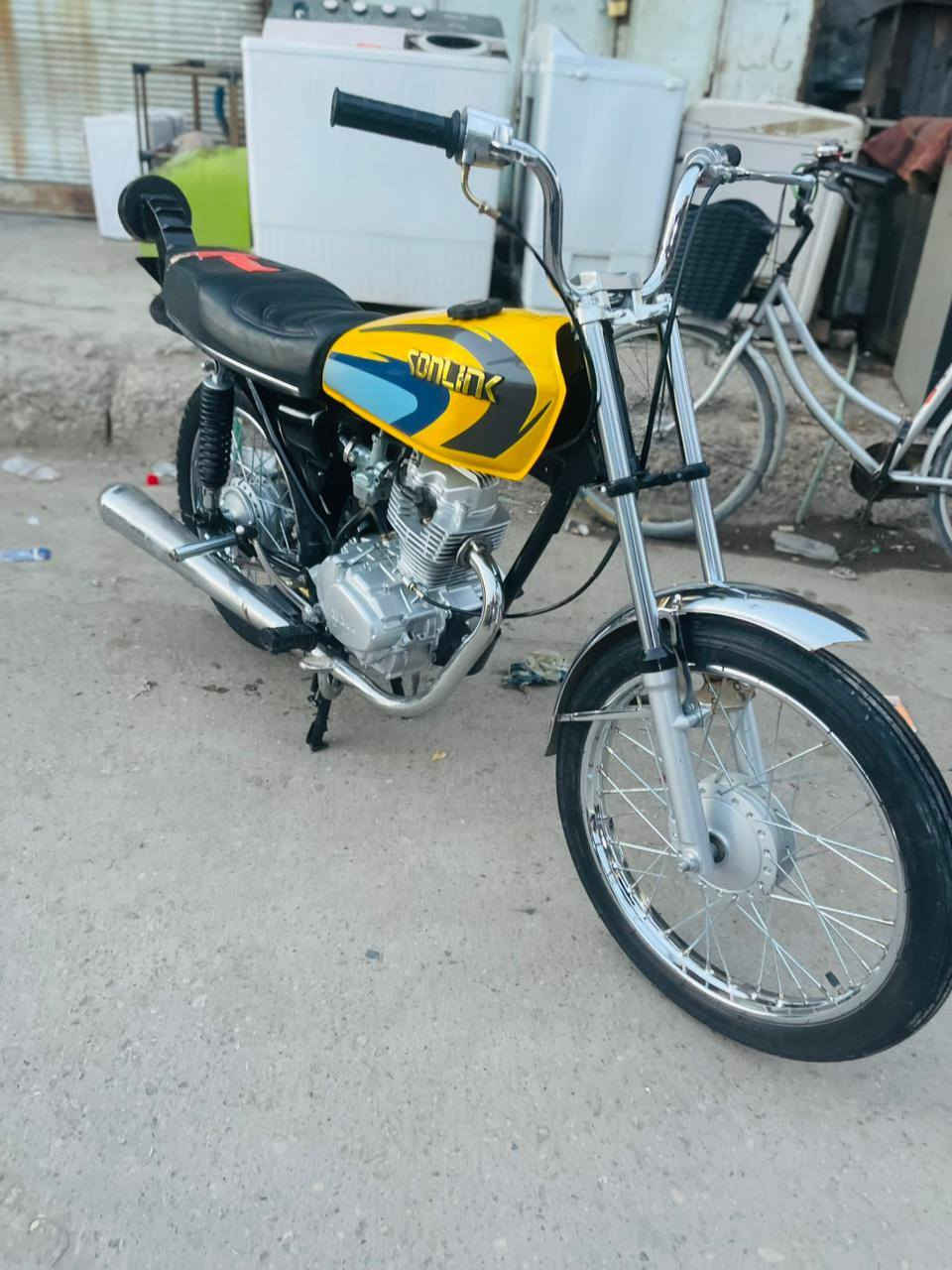 سلام عليكم دراجه شاصي ٢٥ أوراق كامله الدراجه تعمير ٢٥ مكفوله مكاني ديوانية مركز ***********
