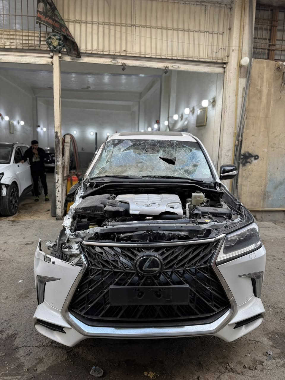 السلام عليكم 
لكزز موديل 2020 ابيض 
السيارة قمارتها كلشي مابيها 
صفحة السايق سليمة بجمها شواصيها سليمة 
ظهرها سليم 
ضررها صفحة اليمنة 
وباقي مواصفات الكزز معروفة 

العنوان شارع الرشيد مقابيل عقارات الدولة 

للأستفسار الاتصال على الرقم 
***********
متواجدين من الساعة 8صباحا إلى الساعة 5عصرا 

السعر 47500 وبيها مجال
