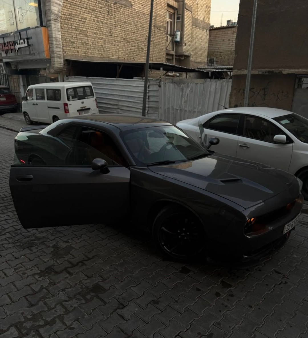 سلام عليكم جالنجر مديل 18 ابسمي تحويل ثاني يوم حادثه موجود بل منشور جاملغ وربع البنيد سياره جاهزه من كلشي اي نقص مابيها مكينه كير اكسل مكفولات لغود شواصي دواخل  مكفولات سعر 138 عنواني بغداد البنوك ***********
