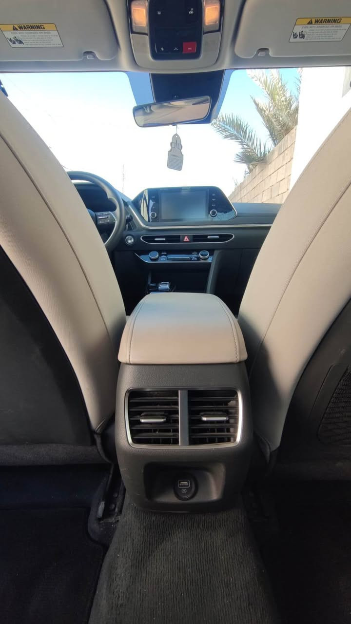 ‎السلام عليكم
‎
 ‎سوناتا هايبرد 2023 
‎محرك 2000
‎صبغ ربع جاملغ خلفي وربع قبق جنطة
‎‎
‎المواصفات
‎
‎شاشة
‎بصمة
‎نقطة عمياء
‎رادار امامي
‎تحديد مسار
‎تشغيل عن بعد
‎تحكم ستيرن 
‎شفتات ستيرن
رقم بغداد بأسمي  
السعر /185
للتواصل واتساب أو اتصال عالرقم *********** /نجف
