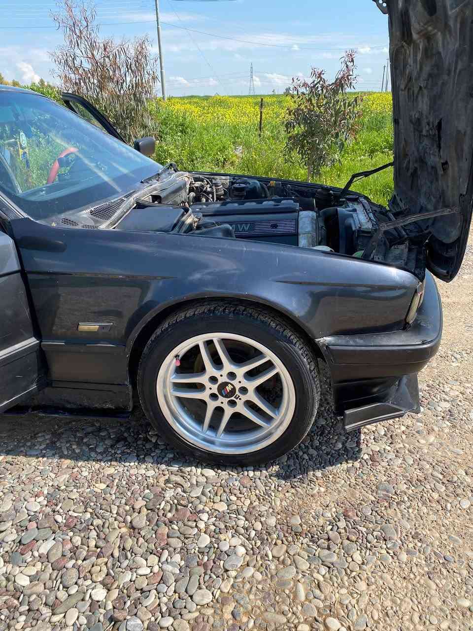 السلام عليكم BMW 
موديل 1992 
حجم 525 كبس
سعر 48 بي مجال
*********** نتصل واتساب
