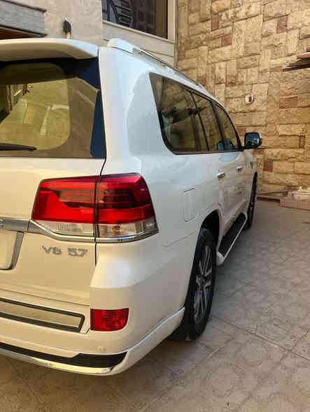 السلام عليكم 
لاندكروز  شركه ساز  فوووول 2017…..
السياره كفاله عامه مواصفات لكزز محرك 5.7 
8 سلندر 
المكان ديالى بعقوبه 
ماشية 108 الف KM 
السعر515 ورقه 
الرقم ***********
تبديل تخم تاير جديد 
يعني السيارة جديدة بمعنى الكلمة متحتاج مصرف دينار
