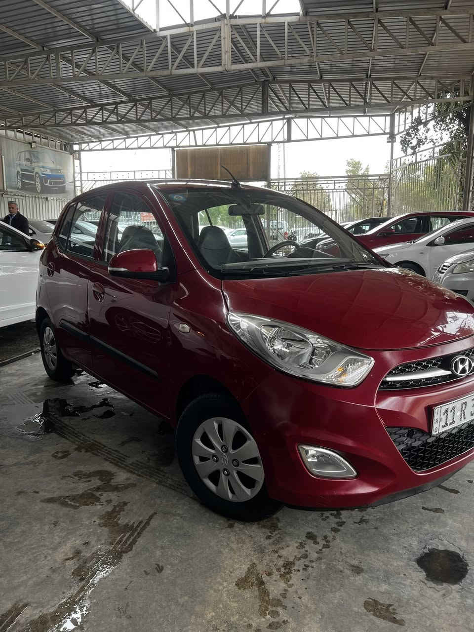 السلام عليكم 
هونداي i10 للبيع 
موديل 2015 
ماشية 98 الف 
السيارة حلوه و جاهزة للأخير اي نقص مابيهة من تبريد من كير من محرك من صدر  السيارة مال جناي بلعافيه عل ياخذهة 
السياره واكع عليه بلوكه و مبدل بيهة الجاملغ و البنيد اصليات  مابيهة اي دواخل 

السعر : 83 ورقه و بيهة مجال 
العنوان : بغداد - البياع
للأستفسار : ***********
