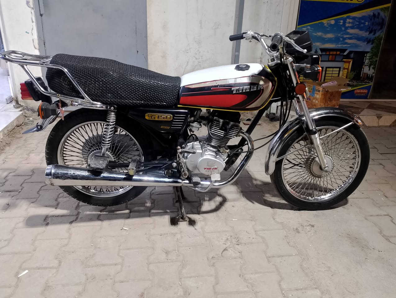 سلام عليكم
ماطور 4كير 
تايكر
موديل 20 
محرك مفتوح 
سعر //425 وبي مجال 
مكان كركوك قادسيه 1
رقم// ‏‪***********‬‏
