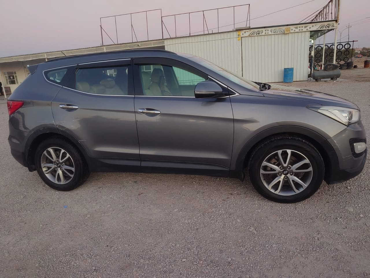 سيارة هيونداي سنتافيا
خليجي مكفول

موديل 2015

السيارة رقم بغداد

اللون رصاصي غامق 

ستة 6 سلندر. V6

فور ويل  4WD

حساسات 

انظمه قياده

مثبت سرعه

سبعة 7 راكب 

كشنات جلد طبي

تحكم ستيرن

شاشة كبيرة بلادي

حجم المحرك 3.3

دوش

اوياله ستيل حتى الاسبير

تدفئة تبريد ثلاث قطع

كاميرا خلفية HD

الداخل كريمي 

السيارة باسمي

تحويل اذا تحب بنفس اليوم

السعر /168 وبيها مجال

هـ/***********
