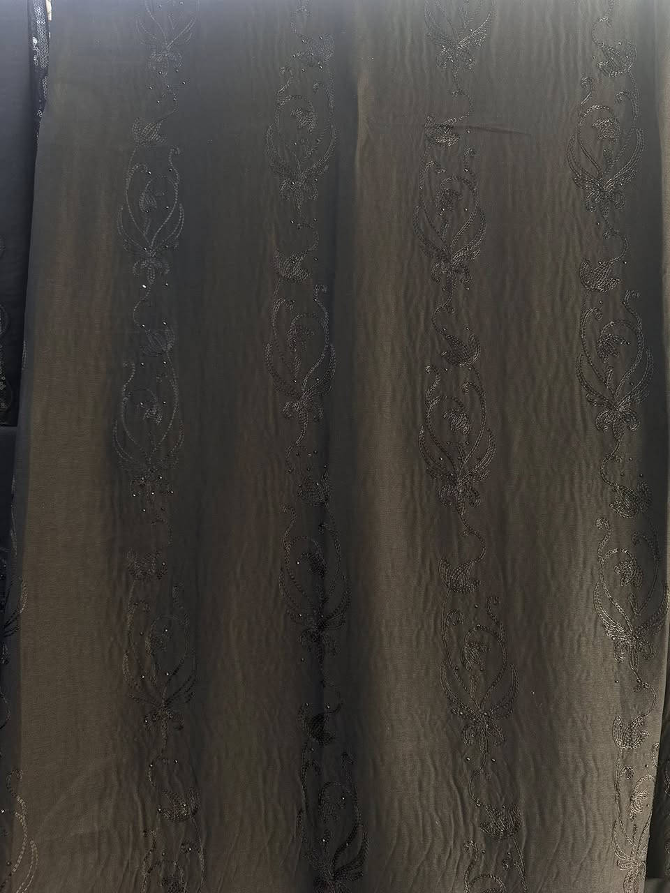 يا الله
كشمير اسود فحم 
تطريز على طول القطعه 
نقشات حلوه ونازكه
قياس القطعه مترين ونص ام العرضين
سعر القطعه ٨ الف قطعتين ١٥ الف
عنوان المحل 
تقاطع شارع البالات وشارع الشيخ قرب افران صمون بركات الزهراء💙


**إذا كنت صاحب هذا الإعلان وتريد حذفه لأي سبب، رجاءا أرسل رسالة إلى الدعم الفني**