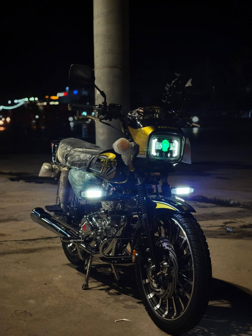 السلام عليكم موطور بارت محرك 200 موديل 25 مستعمل قليل سعر خاص رقمي وتساب *********** بس وتساب متواجد رجاء الي مو شراي لايكسر سعر وشكرا 💯
