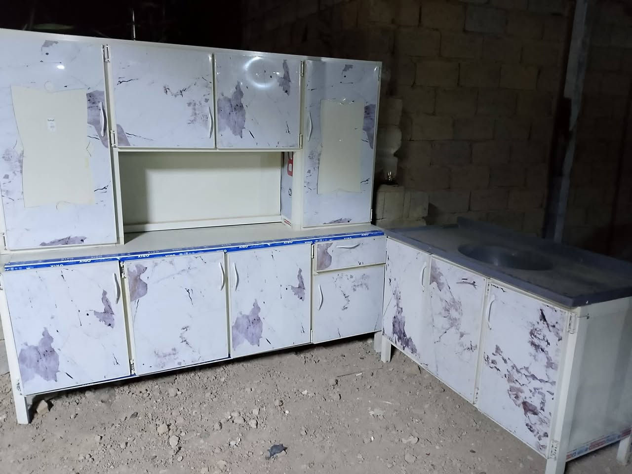 السلام عليكم 
كاونتر للببع 
قياس مترين
نضافه فول 
سنك مرمر
السعر 250
العنوان جبيل


**إذا كنت صاحب هذا الإعلان وتريد حذفه لأي سبب، رجاءا أرسل رسالة إلى الدعم الفني**