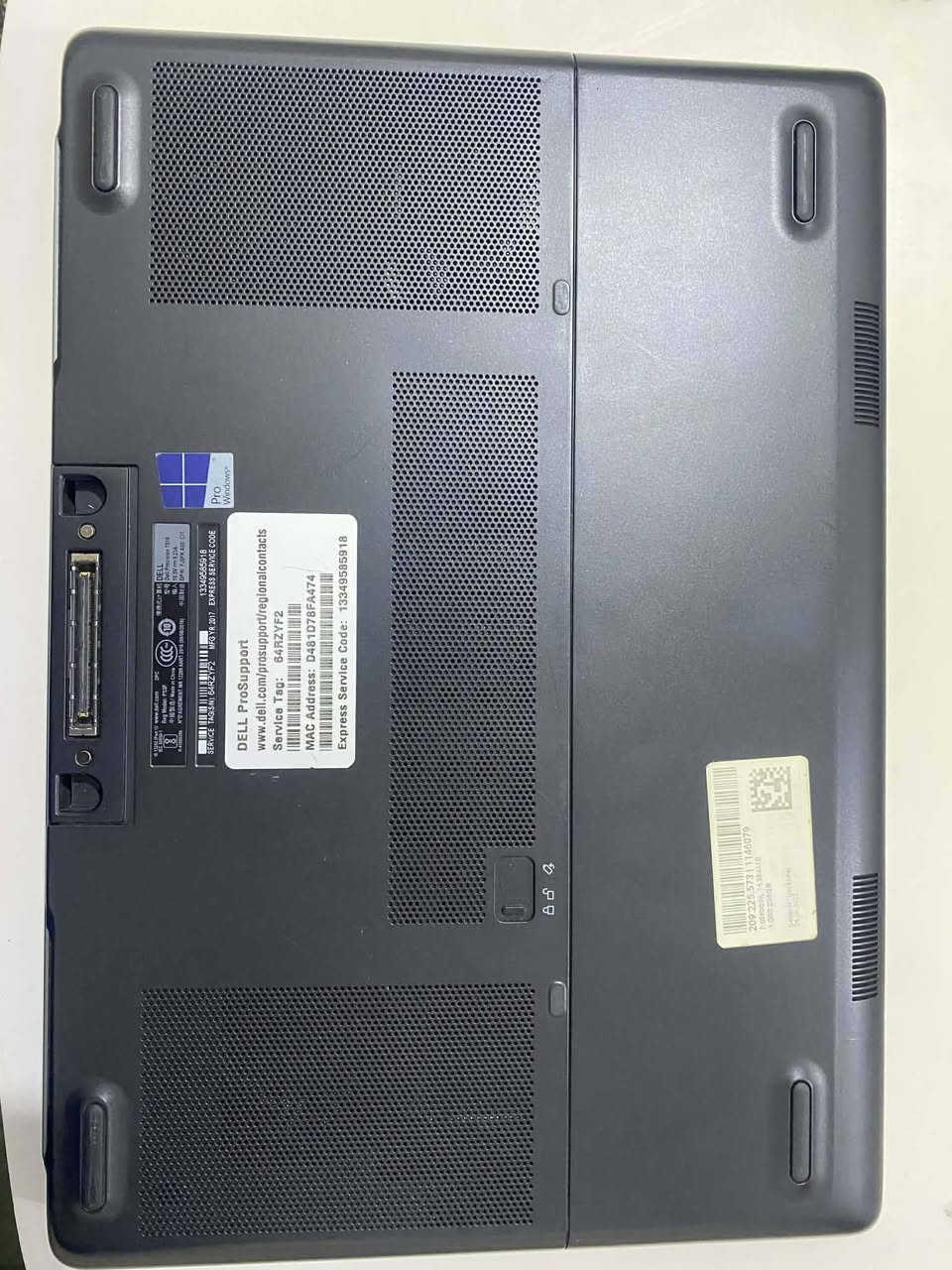 ✨ للبيع: وحش الأداء Dell Precision 7510 Workstation ✨

🔹 المعالج: Intel Xeon E3-1535M v5 – قوة خارقة للمهام الثقيلة  
🔹 الذاكرة: 16GB RAM – سرعة وسلاسة في كل البرامج  
🔹 التخزين:  512GBSS + SSD 512GB – انطلاقة سريعة ومساحة كافية لملفاتك المجموع 1000GB  
🔹 كرت الشاشة: NVIDIA Quadro M2000M 4GB – مثالي للتصميم، المونتاج، والهندسة  
🔹 النظام: Windows 11 Pro – أحدث إصدار مع ميزات أمان واحترافية  

💼 هذا الجهاز مخصص للمحترفين: مصممين، مهندسين، مبرمجين، أو أي شخص يحتاج قوة workstation حقيقية.  
⚡ الأداء عالي، التحمل ممتاز، والجهاز جاهز يرفع إنتاجيتك لمستوى جديد.  

📌 السعر مناسب جدًا مقارنة بالمواصفات   
📲 للتواصل على الخاص أو الكومنت.


**إذا كنت صاحب هذا الإعلان وتريد حذفه لأي سبب، رجاءا أرسل رسالة إلى الدعم الفني**