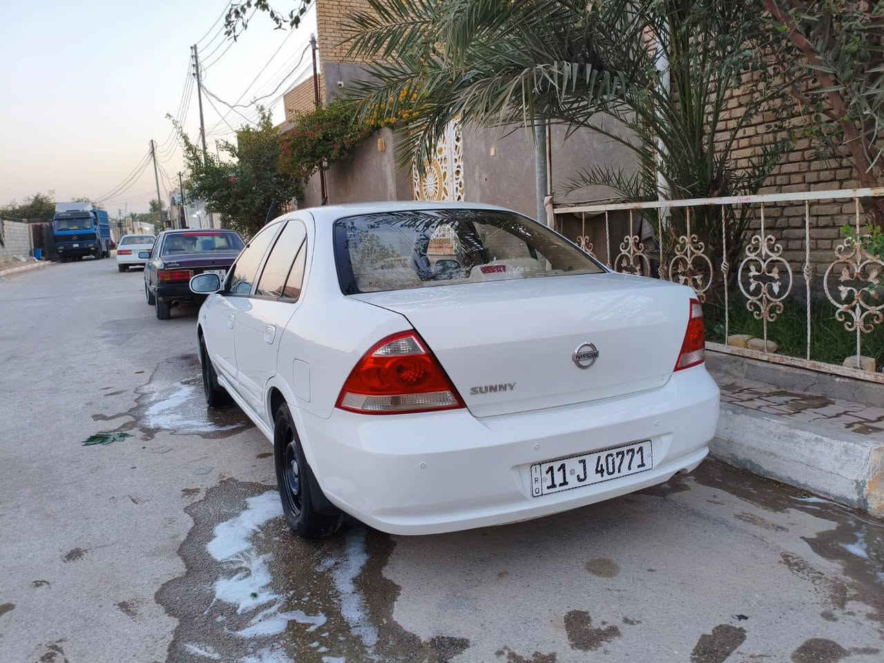 نيسان صني موديل 2009 رقم بغداد دولي بيه جاملغ صبغ فقط سياره جديده جاهزة من جميع  النواحي سعره 103 الشراي يتصل مكلف بالنشر مكانه ذي قار مركز ***********
