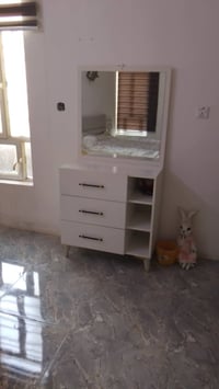 غرفة نوم جديدة مشتريها قبل 6 اشهر السعر 450  مكاني بغداد بياع   077003...