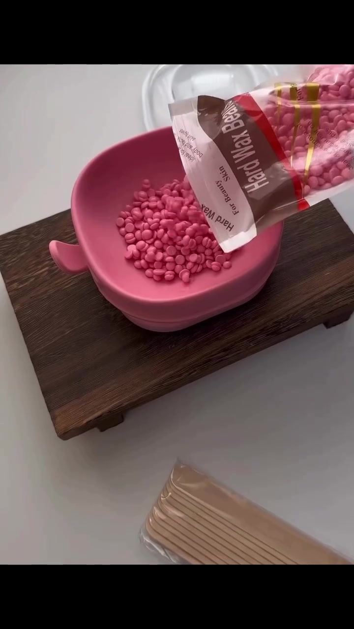 جهاز شمع سليكون 🥹
لإزالة سريعة ومريحة😇
 يسخن جميع انواع الشمع😍
 بيحتوي على غطاء لمنع تلوث الشمع فيه 🤗
قدرة التحكم بدرجة حراره الجهاز وذوبان الشمع🔥
مع كيس حبيبات شمع وأعواد لمد الشمع ✨️


**إذا كنت صاحب هذا الإعلان وتريد حذفه لأي سبب، رجاءا أرسل رسالة إلى الدعم الفني**