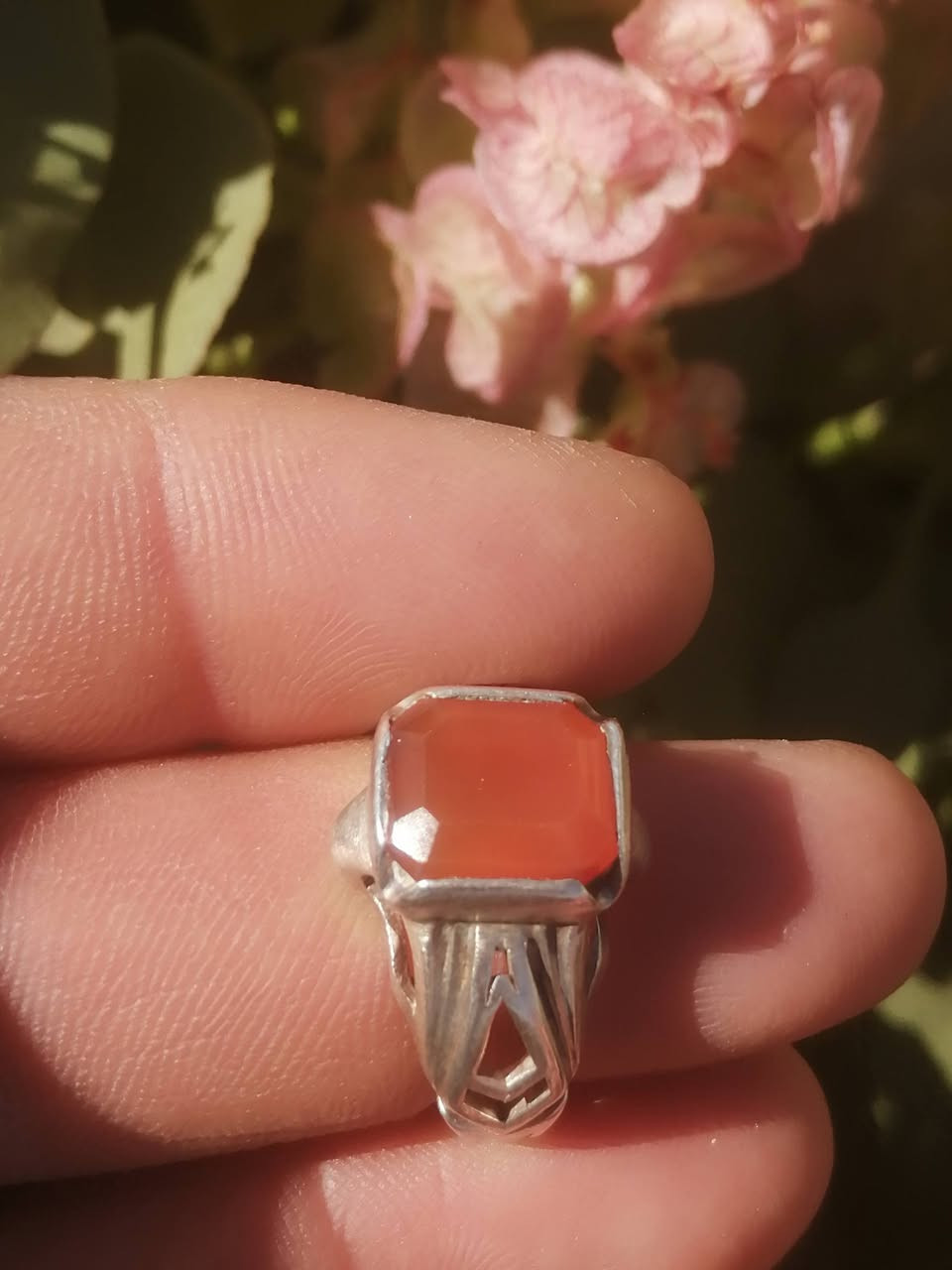 السلام عليكم ورحمة الله وبركاته
احبتي محابس منوعه للبيع شلع كلهن القطعه على 35صياغه حلوة ومرتبه *********** مااكو توصيل
