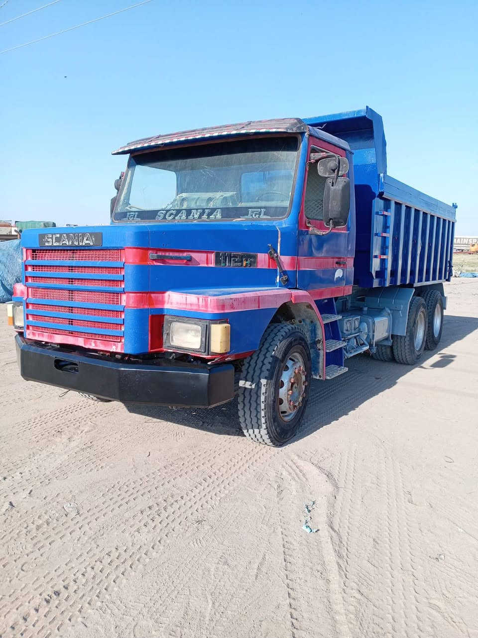 اسكانيه ٨٨محرك كير بشرط تخم تاير تبريد ثلج  رقم اربيل شرط التحويل مكاني كركوك. سعرها ١٤٠ وبيه مجال
***********
سنويته ساقط شاطي مظروب باج
