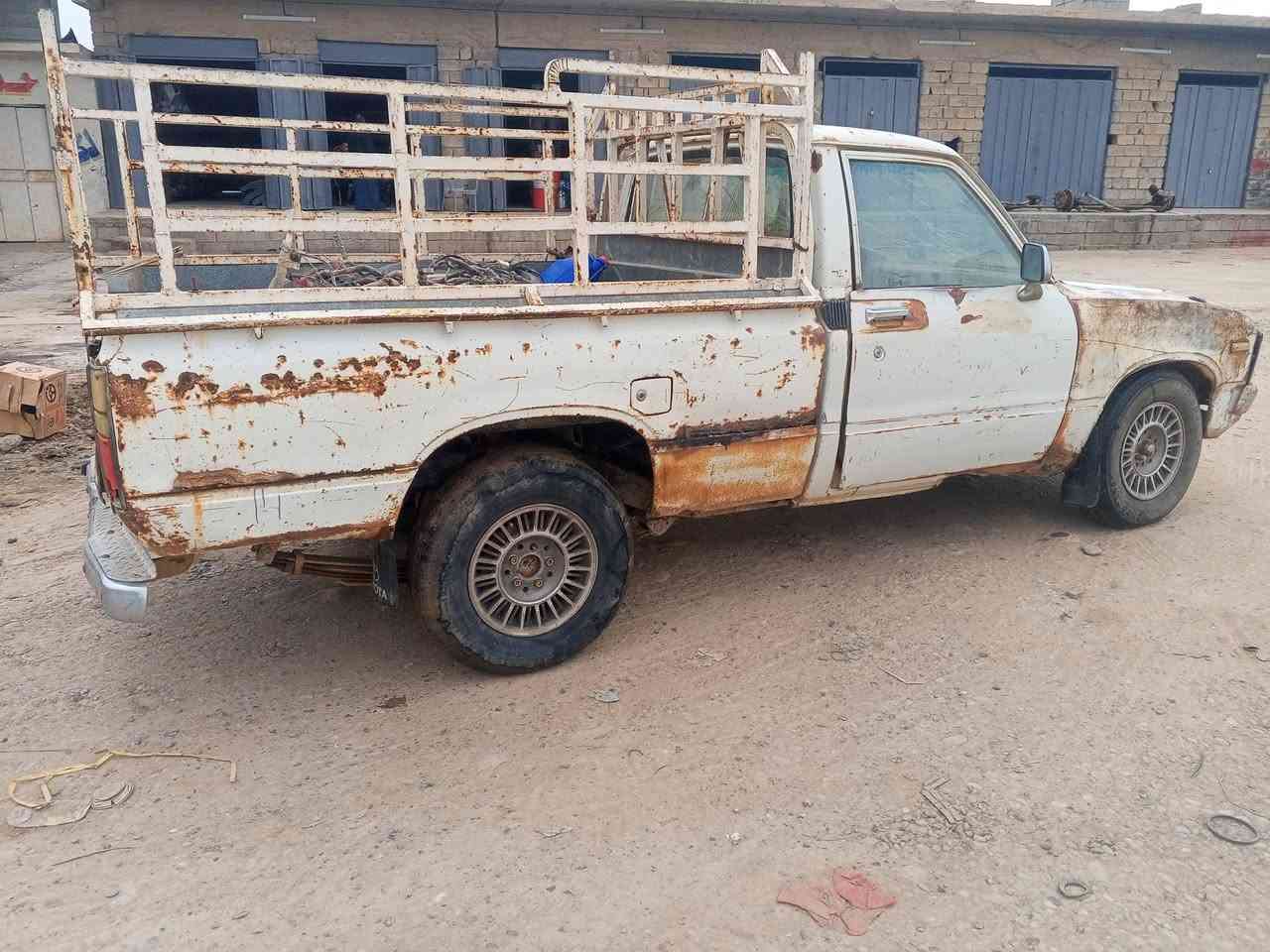 السلام عليكم بكم 80 للبيع مسجل بس ماندل راعيو كير شرط محرك يصرف قليل اكسن جديد باتري جديد شقال جاهز شقل وطلع ***********
