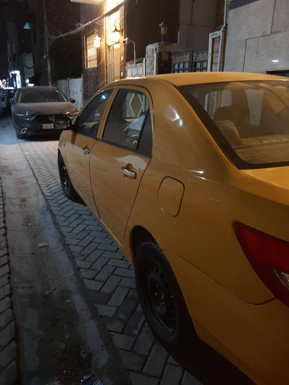 سلام عليكم بي وادي للبيع مصبوغة عام وباب مال سائق مبدل السيارة حلوة كير ومحرك مال كورلا اوتوماتيك والتبريد بي شكال مكانة بغداد العضمية السيارة موديل 2011 السعر 50 والسيارة موجود راعيهة تحويل ثاني يوم رقم *********** التواصل فقط واتساب
