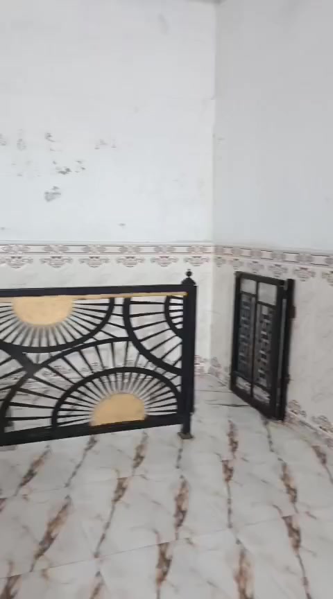 بيت للبيع طابقين ركن مساحه ١٣٠ طبو صرف بي محل اوبي مواجر حاليا *********** وتساب الموقع الشماليه شارع جمعه العرضجي
