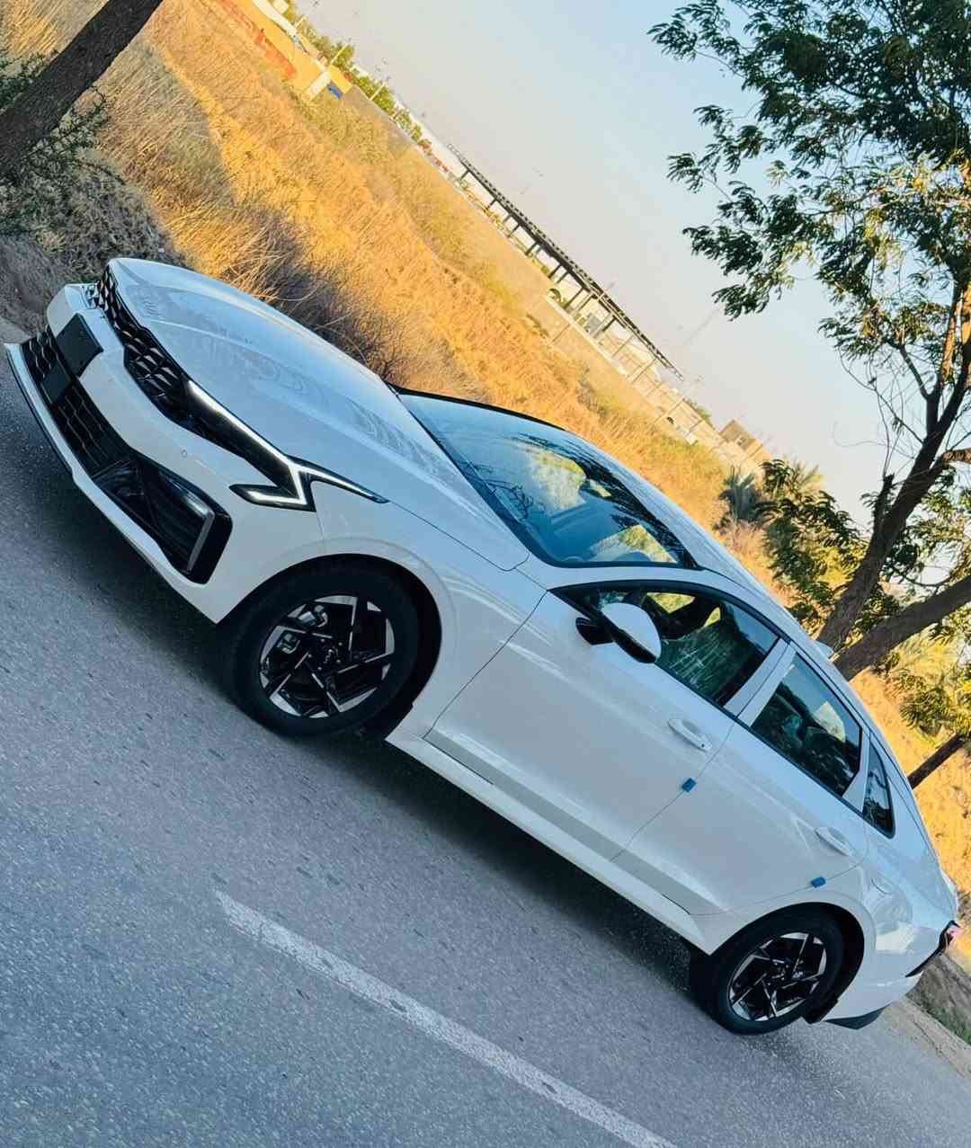 السلام عليكم k5 2024 للبيع فقط
رقم بابل ماشيه 24 الف كيلو
بأسمي تحويل مباشر
كفاله عامه عدا صبغ اقل شبر بالدعاميه اثر شخط وموجودة صورة قبل الصبغ
مواصفات نص فول 
لد امامي خلفي بصمة تشغيل عن بعد ويل ١٧  كشن كهرباء شاشه متصل الخ 
السعر 227 وبيها مجال
للاستفسار ***********
