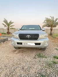 للبيع لاندكروزر 2009 رقم بغداد انكليزي وبأسمي مكاني بغداد  بيها قطع صب...