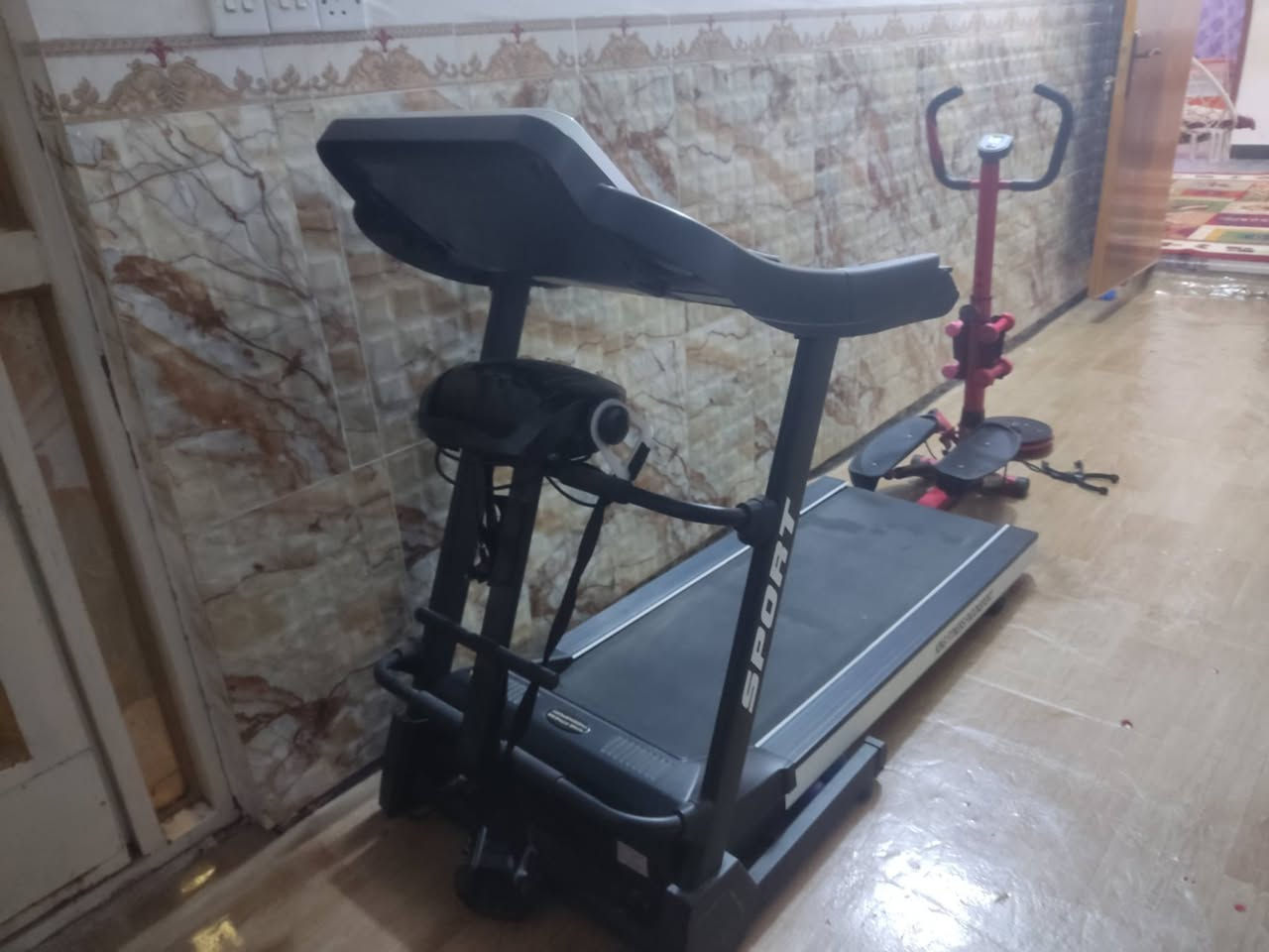 اجهزة رياضية نظيفات وشغالات ومابيهن ضرر
جهاز الجري / 275 الف
جهاز الثاني / 80 الف
العنوان / المسيب
وهذا رقم راعيتهن / ‏‪***********‬‏
