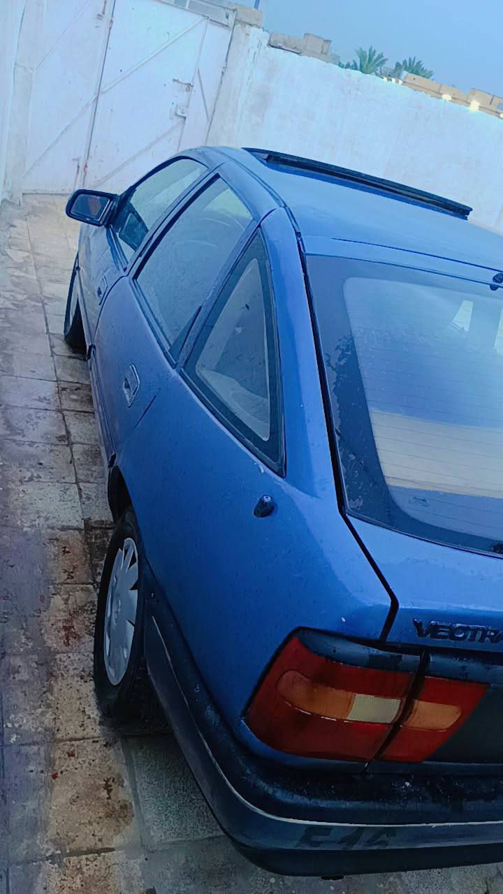 السلام عليكم
سياره اوبل فيكترا حجم 18 الشرعي موجود وكاله وتحويل
 رقم جديد سنويه جديده
 هزه جديده 
محرك جير خير من الله
كابون موجود⛽

السياره موصل حمام علي السعر28
ملاحظه السياره مسبوق عام
             رقم الهاتف 
***********
***********
