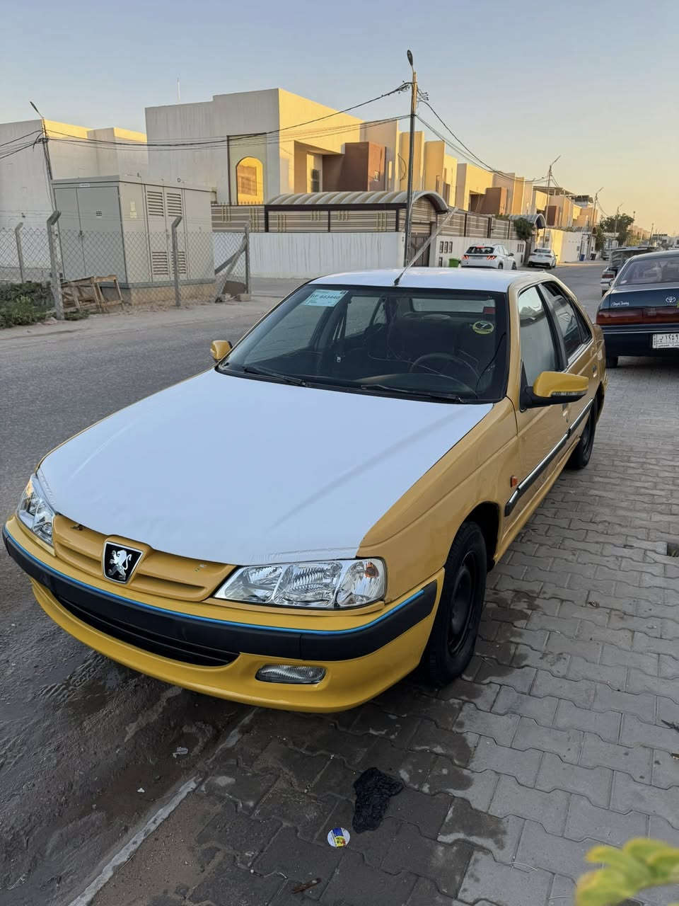 السلام عليكم بيجو بارص 11سياره كفاله بيه بس جاملغ الكدام مبدل بدون ضربه وبيه نص الدوار صبغ واضحه بالصور اثر خياس رقم نجف بأسمي تحويل ثاني يوم كير جديد مكينه بيه رنكات  تخم تاير جديد تبريد شغال حداديه 70 بالميه مصفره هيئه وغرامات السعر ٢٧ وبيه مجال العنوان نجف للتواصل ***********
