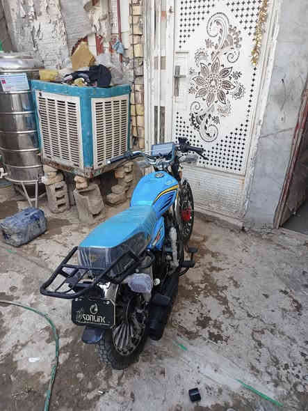 سلام عليكم دراجه للبيع خمسه كير نضيفه كلش اوراق كامله مكاني بغداد حسينيه *********** سعره 790 وبيه مجال للطيبين
