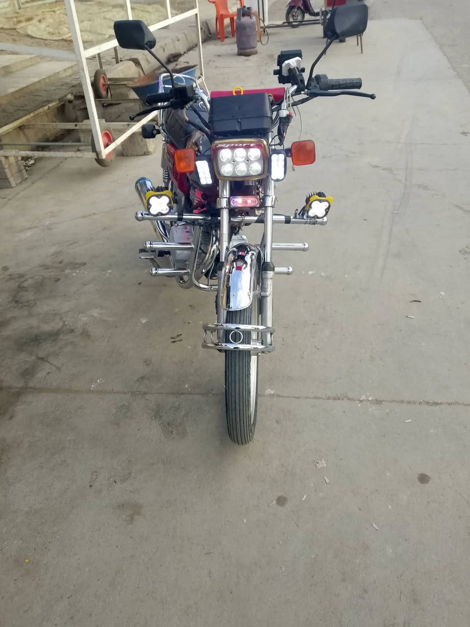 سلام عليكم ورحمه الله وبركاته دراجه ايراني نامي ابرو 5 كير دراجه خير من الله مابيه اي نقص كهربائيات كامله شغاله مابيه اي نقص 
من تجي اذا مو نفس الي بل صوره تاخذه بلاش وتروح رجأ المو شراي لا يكسر بل سعر #مكينه مفتوح بس بل شرط لا صرف لا بخار ولا صوت 
#السعر 450 وبيه مجال بصيط حك الجيه 
***********
