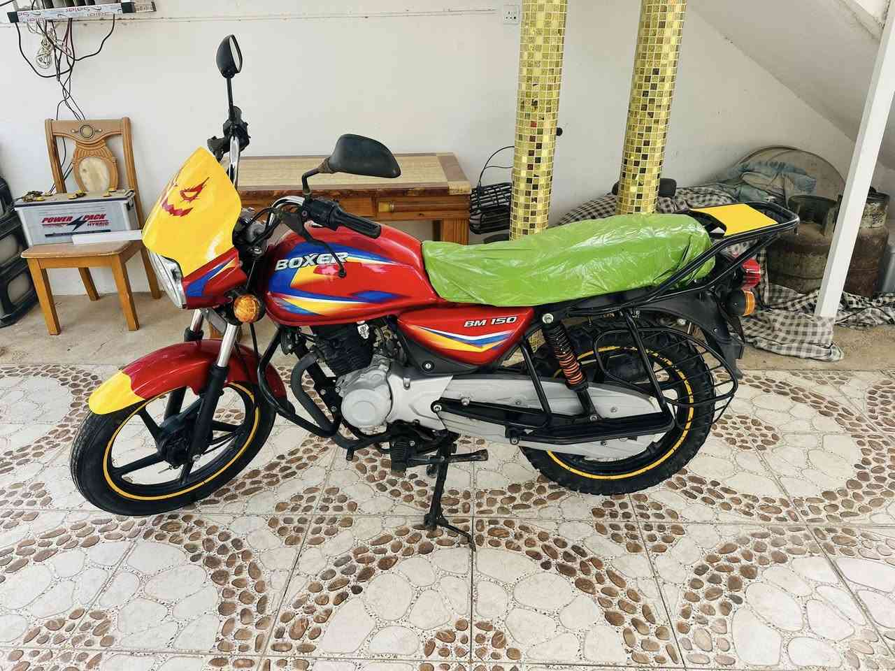 بوكسر موديل 21 مرقم ديالى دراجه جديده معنا الكلمه ماشيه 8000 مكفوله كفاله عامه مكاني ديالى بعقوبه /***********
