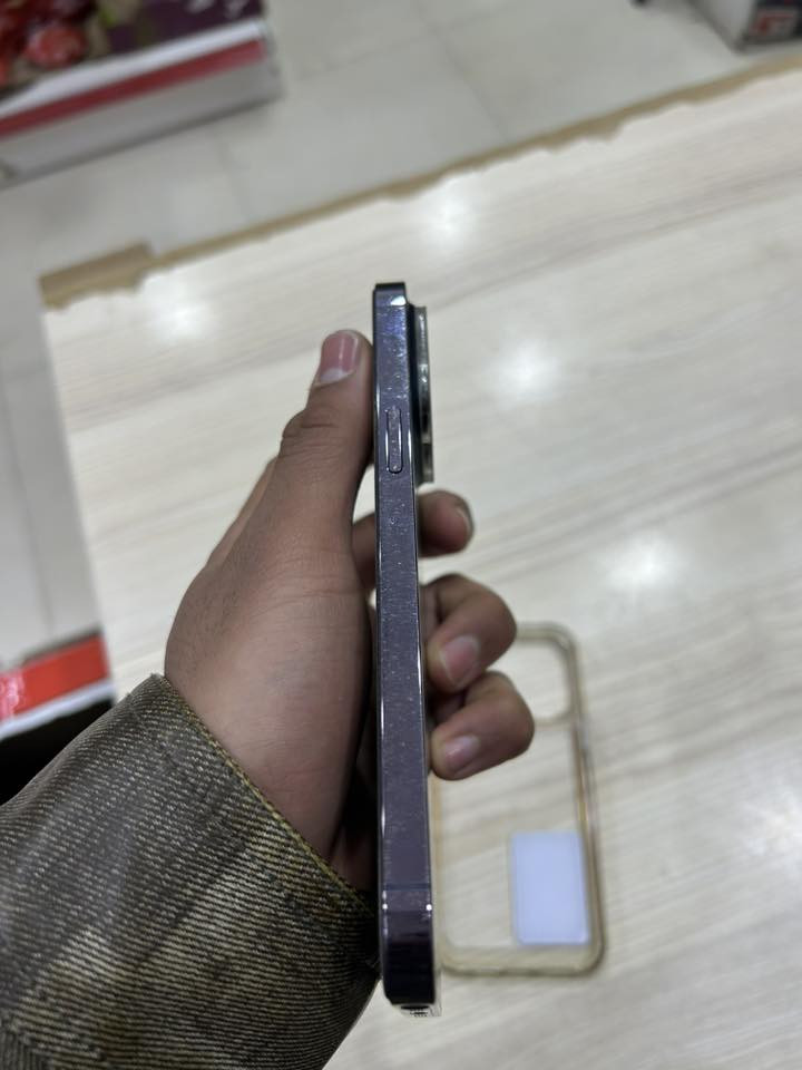 جهاز آيفون 14 برو ماكس 
جهاز بلدي مامفتوح بي شي  
جهاز بطاريه 87 
نسخه شرق واسط
سعر 925 بي مجال 
رقم ***********
