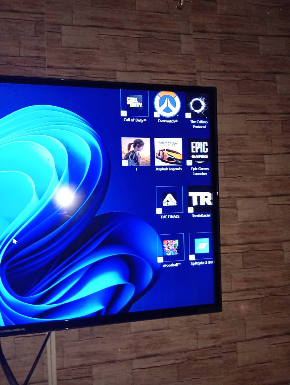 بي سي للبيع كرت شاشه 1650 soper هارد m. 2 و sdd 500 hdd 1T رامات 16 8.8 بوسبلاي 500 وياها شاشه 60hz حجم 14 سعر 375 وبيه مجال عنوان بصره قبله


**إذا كنت صاحب هذا الإعلان وتريد حذفه لأي سبب، رجاءا أرسل رسالة إلى الدعم الفني**