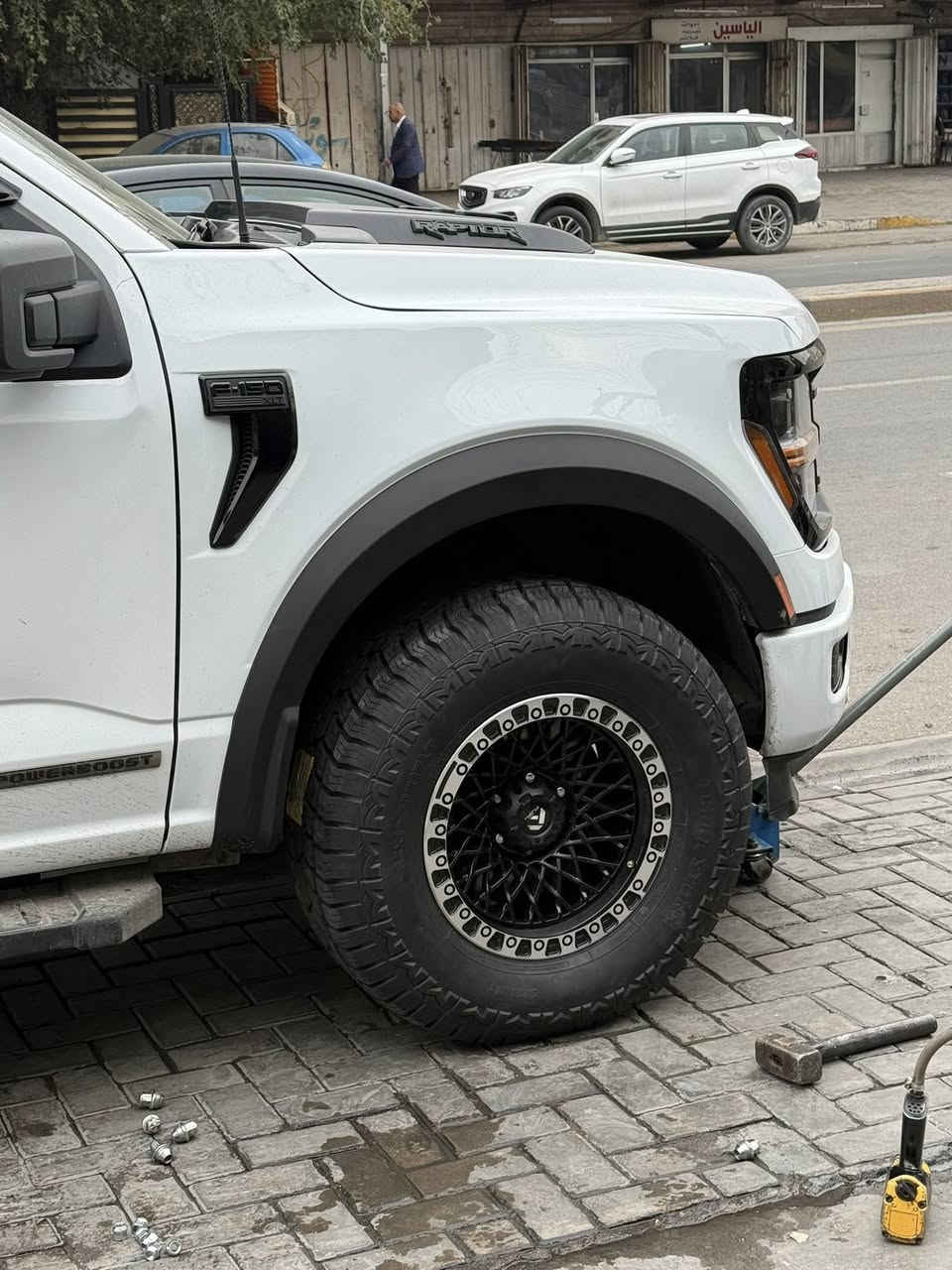 اطارات ويلات جبلي وناعم جميع القياسات العنوان بغداد حي العامل مجمع الواسطي رقم الهاتف ***********
